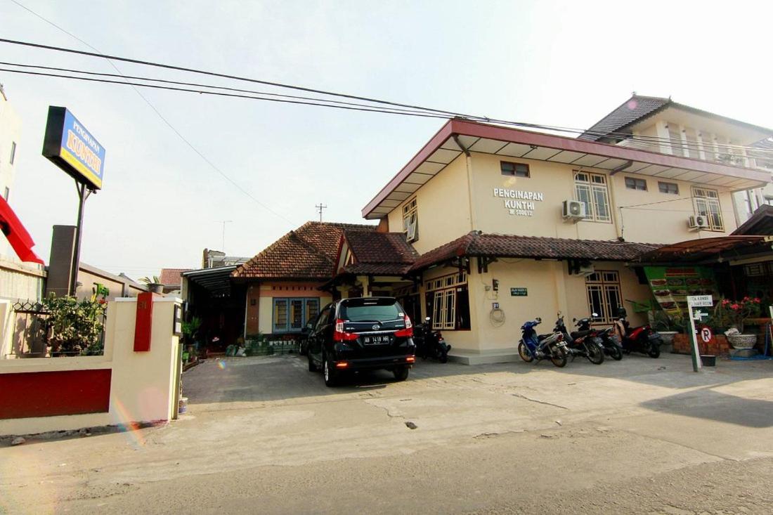 D Martin Malioboro Hotel Mitra Reddoorz * Yogyakarta